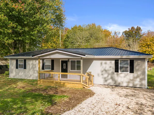 1218 W Tibbs St, Austin, IN 47102