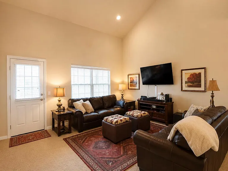 1403 Brashear Ct — Photo 10