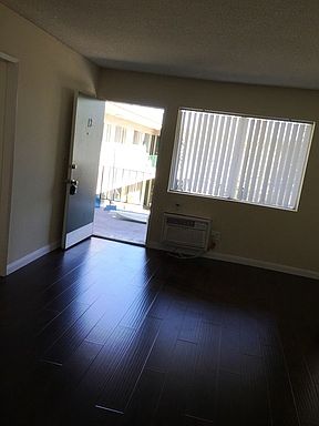 5th image of 8751 Owensmouth Ave APT 12
