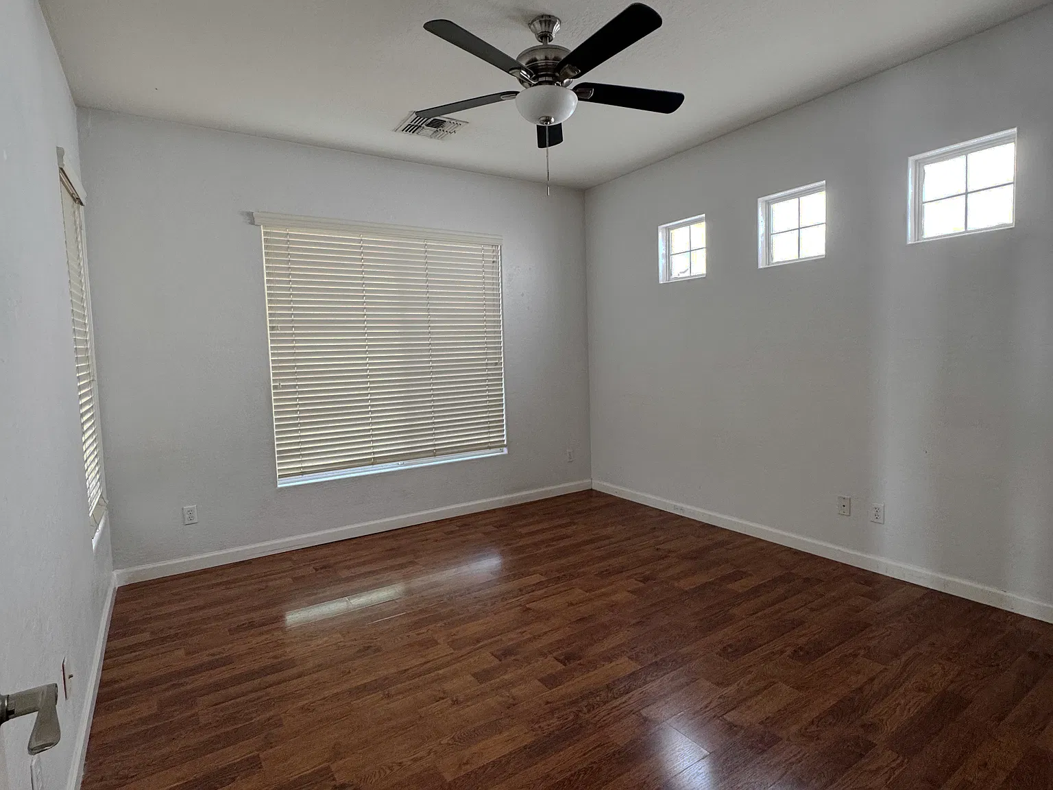 3 bed, 1460 sqft, $2,099 — Photo 2