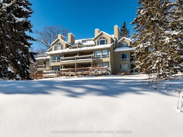 3311 Grandview Forest Hill Dr, Huntsville, ON P1H 2J5