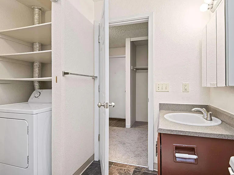 Brookstone Apartments — Photo 6