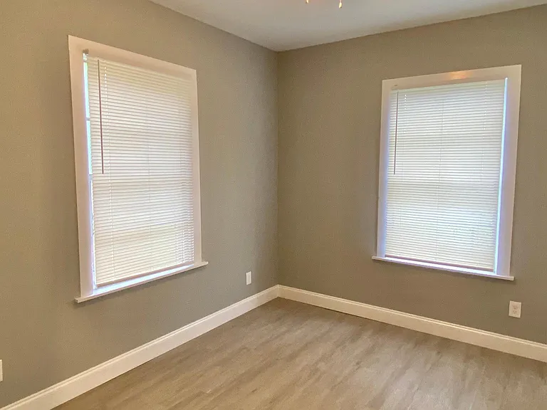 1305 Sherman St — Photo 6