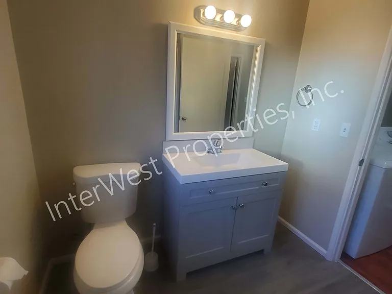 10 E Avenue A #A — Photo 22