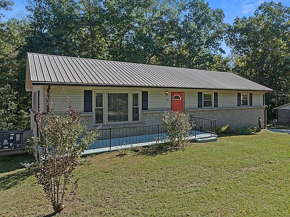 2nd image of 111 Parkview Dr