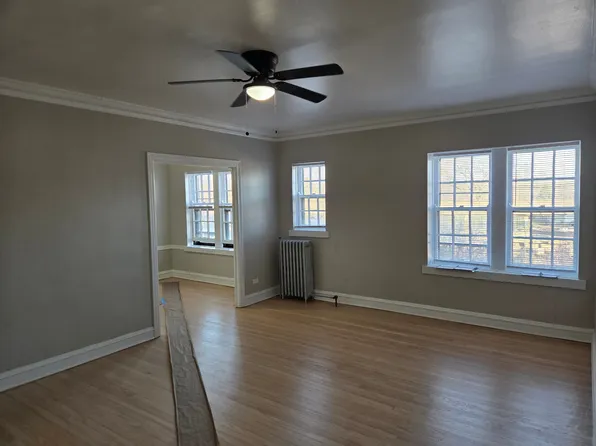 2559 Flossmoor Rd APT 304, Flossmoor, IL 60422