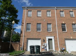 883 Barnaby St SE, Washington, DC 20032