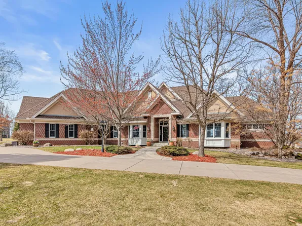 7076 115th St N, White Bear Lake, MN 55110