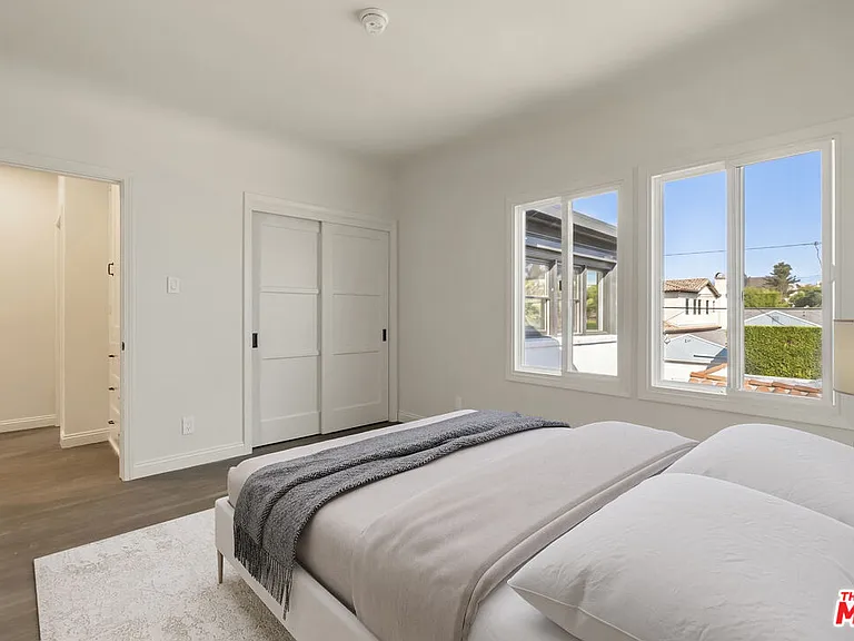 428 S Bedford Dr — Photo 11