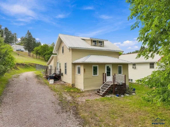 821 Arthur St, Whitewood, SD 57793