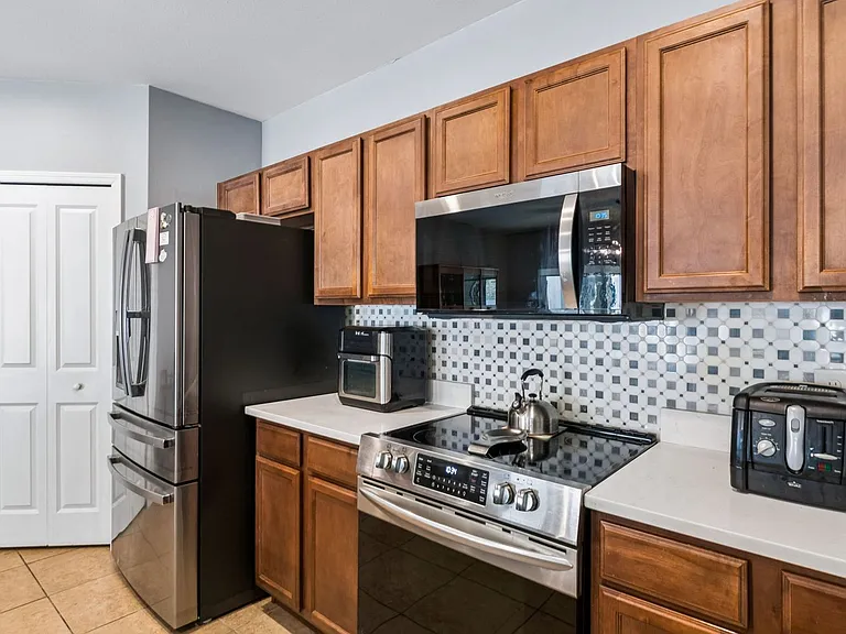 107 Parkhurst Ln — Photo 12