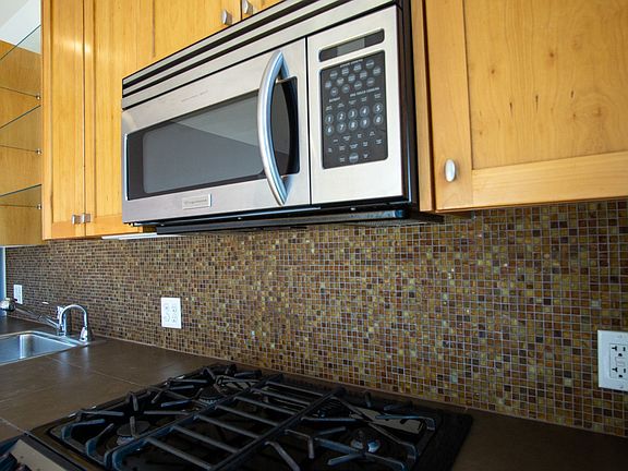 5th image of 1919 NW Quimby St APT 602