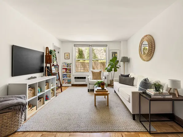 651 Vanderbilt St APT 2A, Brooklyn, NY 11218