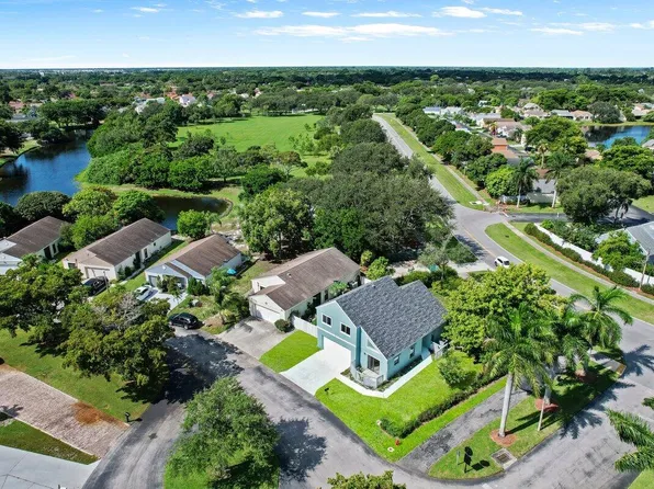 17 Paxford Lane, Boynton Beach, FL 33426