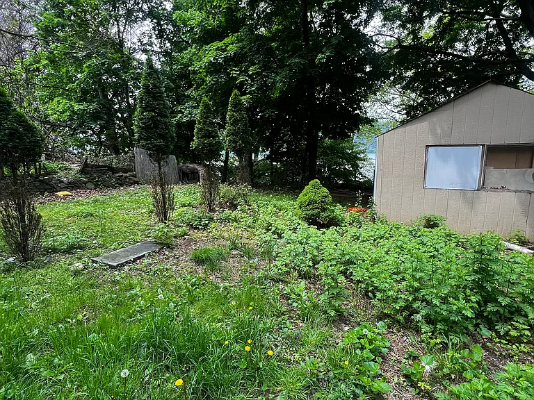 Warburton Ave — Photo 6