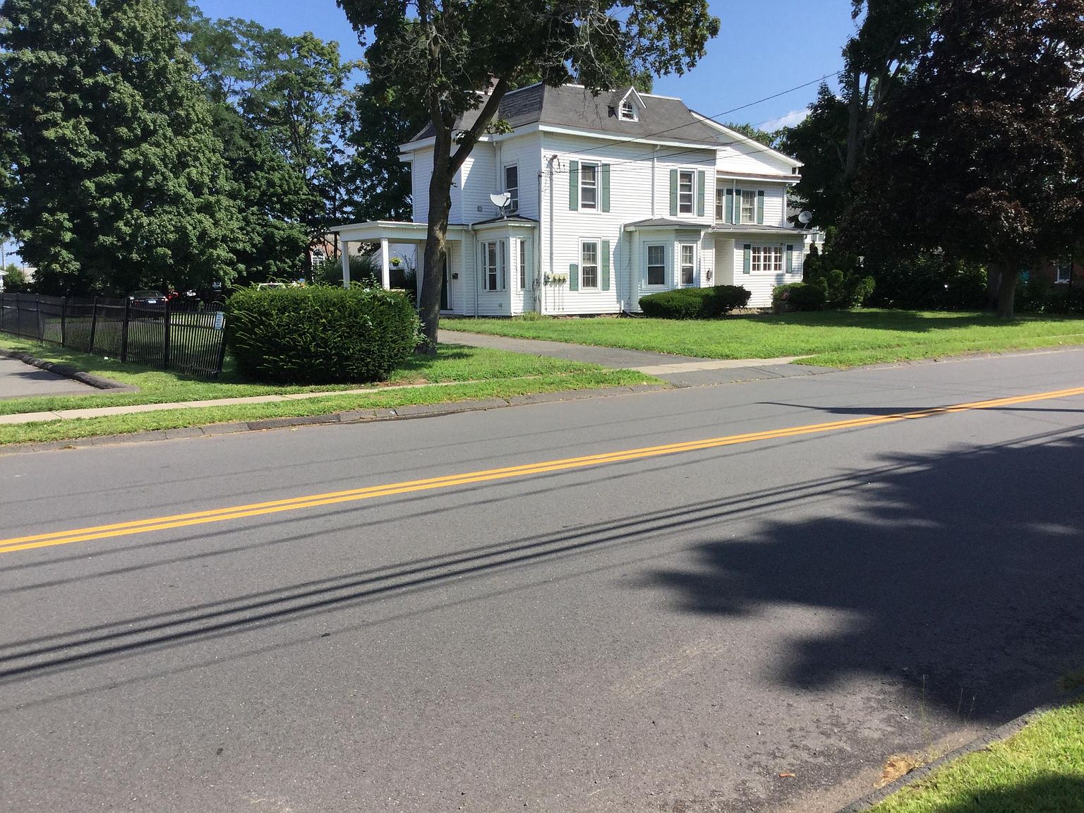 6163 Maple St, Plainville, CT 06062 Zillow