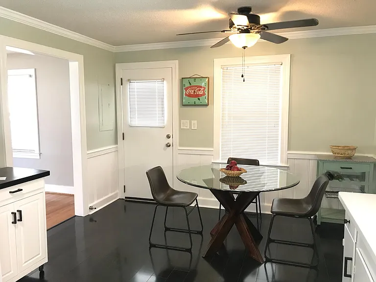2702 Crockett Dr — Photo 6