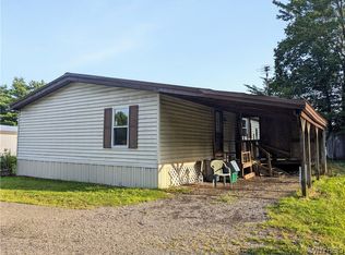 40 Tracey Ln, Delevan, NY 14042