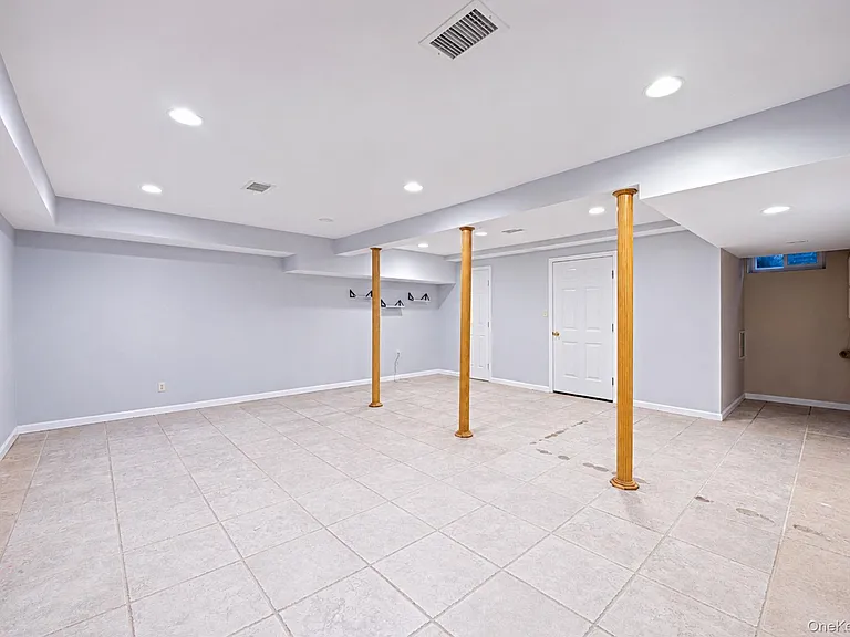 101 Raspberry Ct — Photo 37