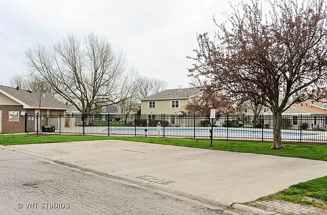302 Farmingdale Cir #302 — Photo 14