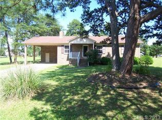 305 Timberland Dr, Grover, NC 28073