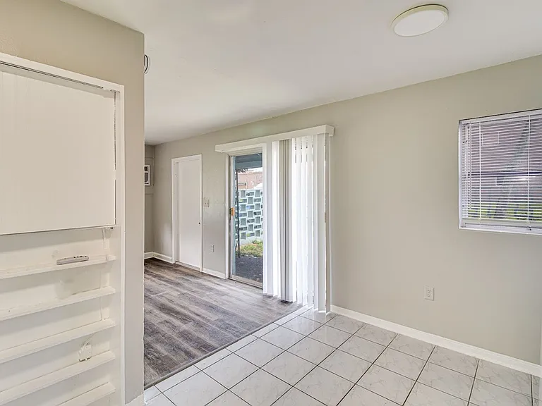 1341 W Point Dr #4 — Photo 5
