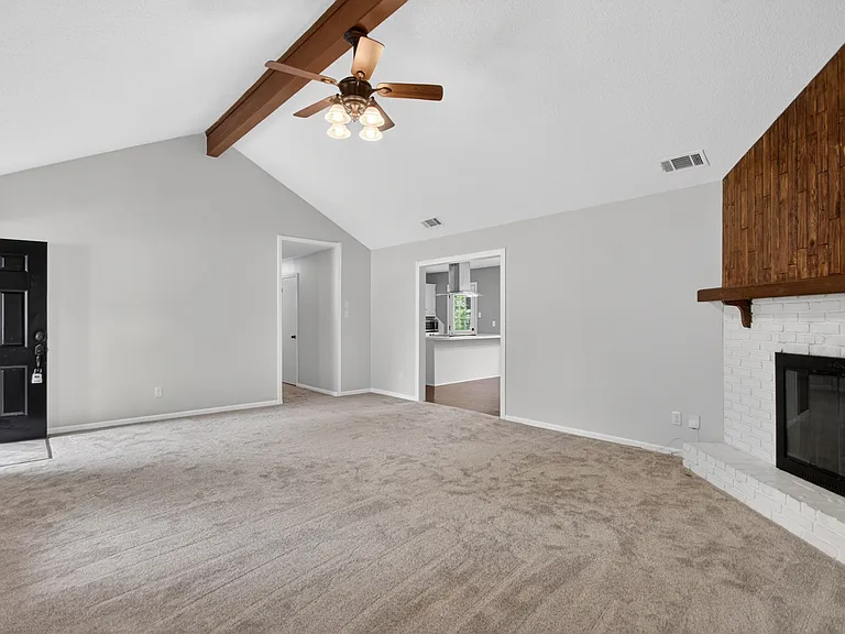 235 Briarpatch Ln — Photo 1