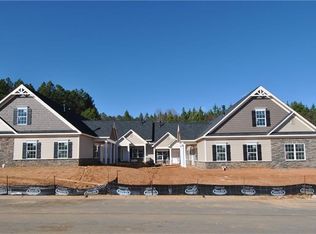 229 Hawks Nest Cir, Clemmons, NC 27012