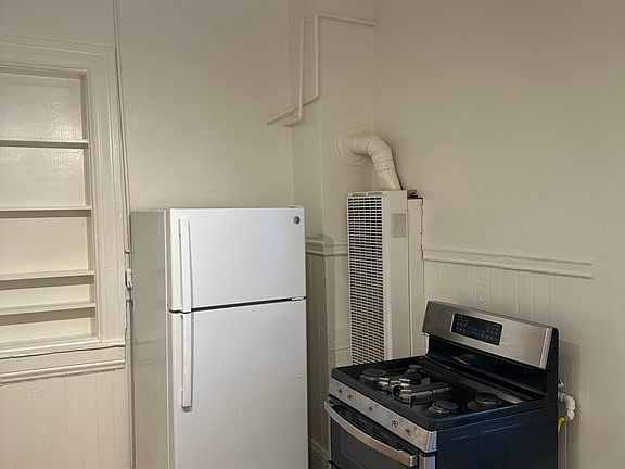 4th image of 41 Juniper St Unit A
