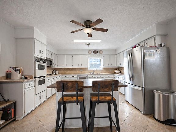 4th image of 187 Avery Ln