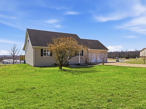 4th image of 23548 Lawrence 1090