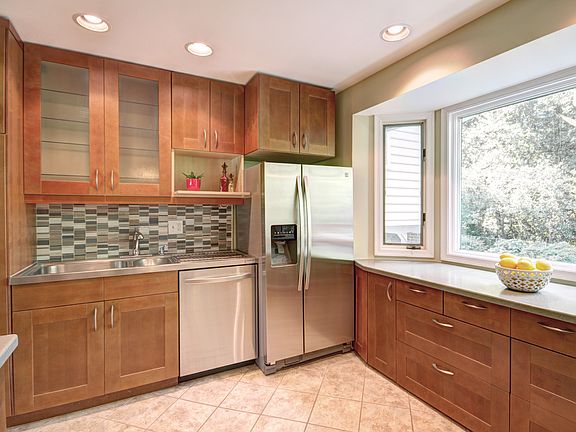 4th image of 3506 Country Hill Dr