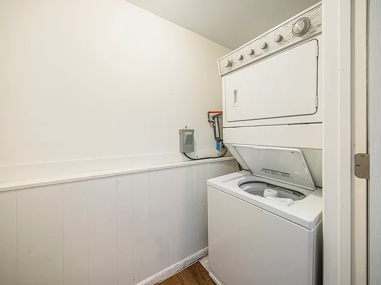 401 Pauline Cottage #COTTAGE — Photo 12