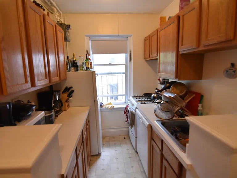 85 Strathmore — Photo 19