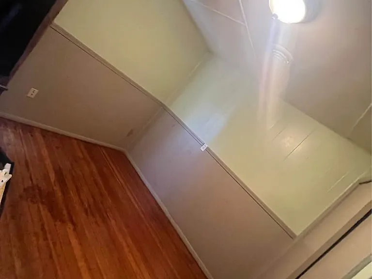 1009 E Washington St — Photo 12