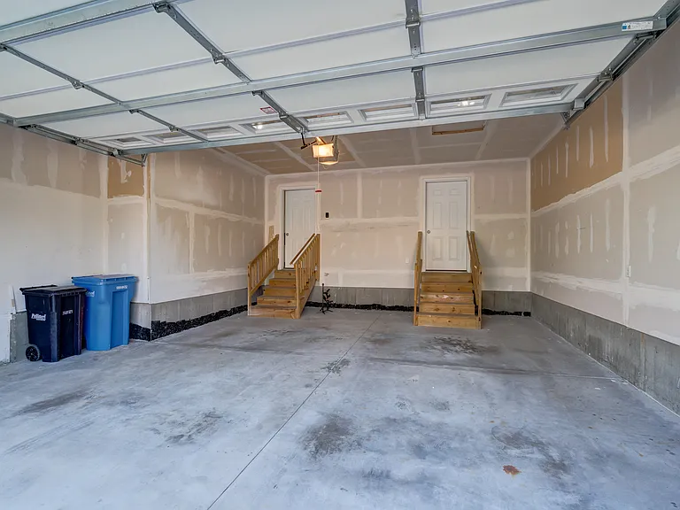 836 Thompson Dr — Photo 24
