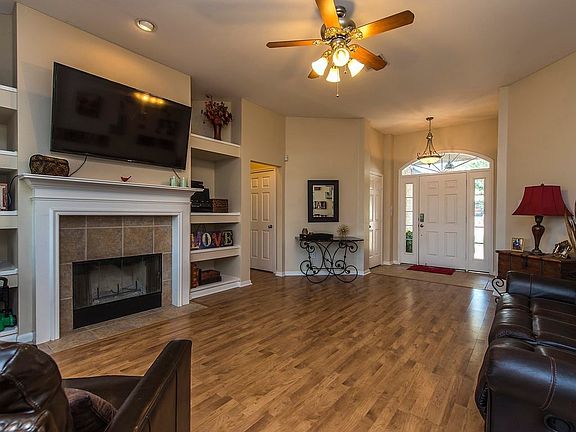 4th image of 2707 Blue Meadow Dr