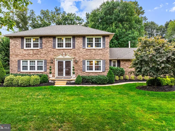 6 Evergreen Dr, Voorhees, NJ 08043