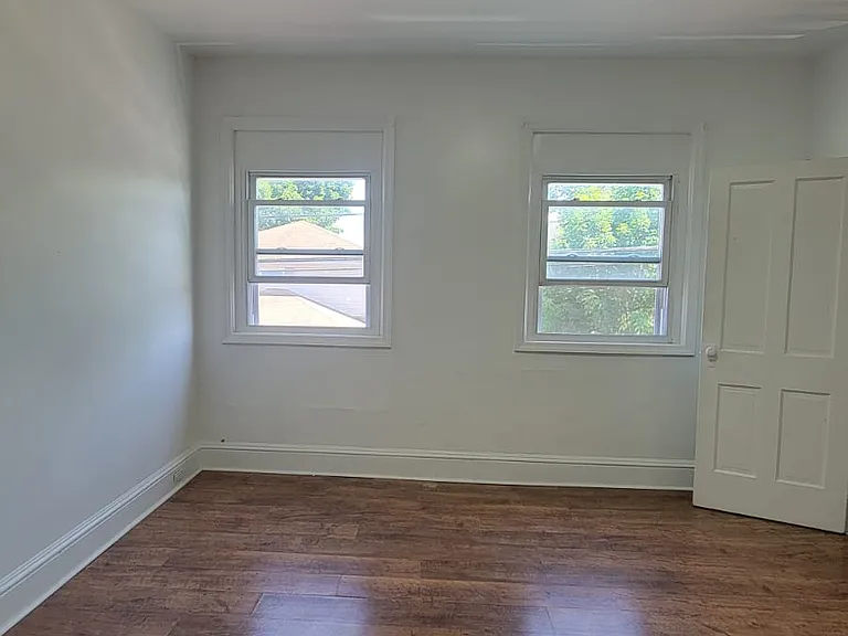 400 W Market St #3 — Photo 6