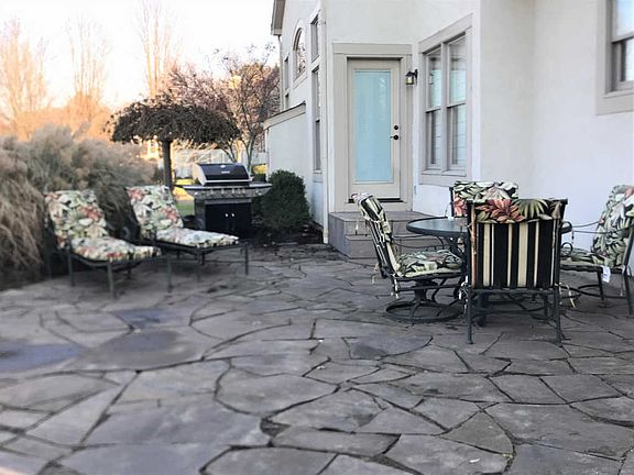 5th image of 5677 Cloverdale Dr