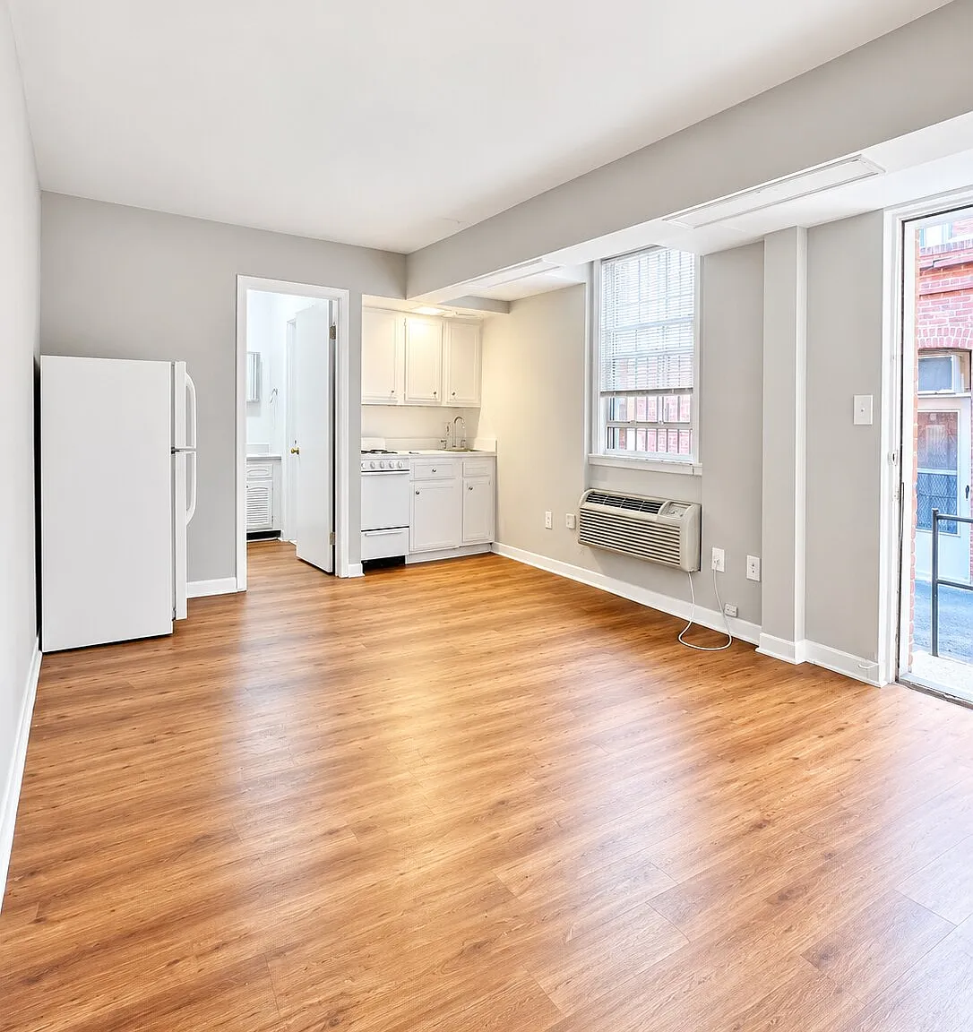 Studio, $1,350 — Photo 4