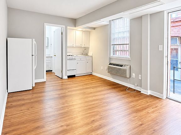 4th image of 3030 Wisconsin Ave NW APT F