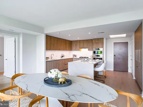 1201 N Royal St #208, Alexandria, VA 22314