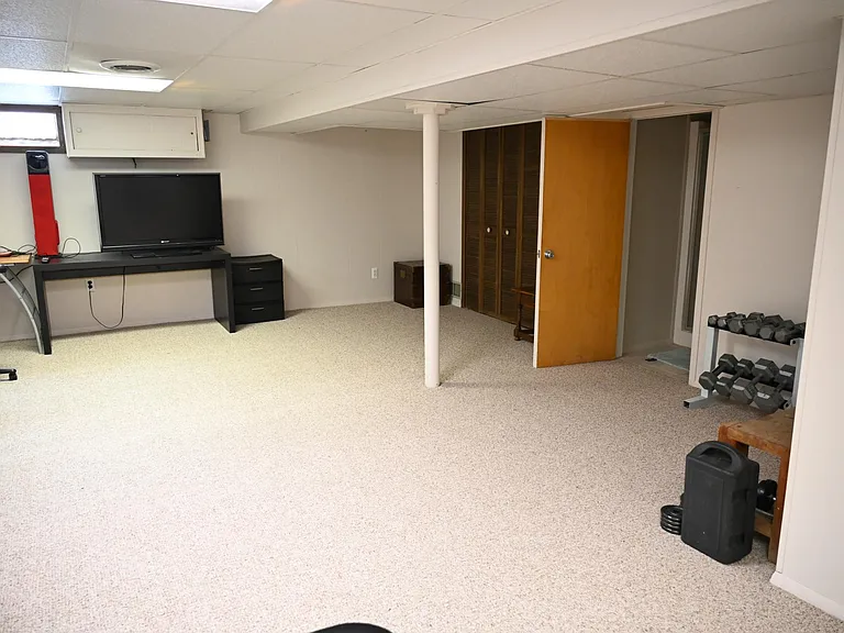 1409 Catalpa Dr #1 — Photo 17