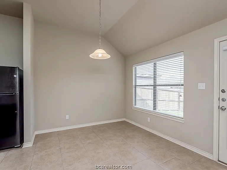 2020 Turning Leaf Dr — Photo 5