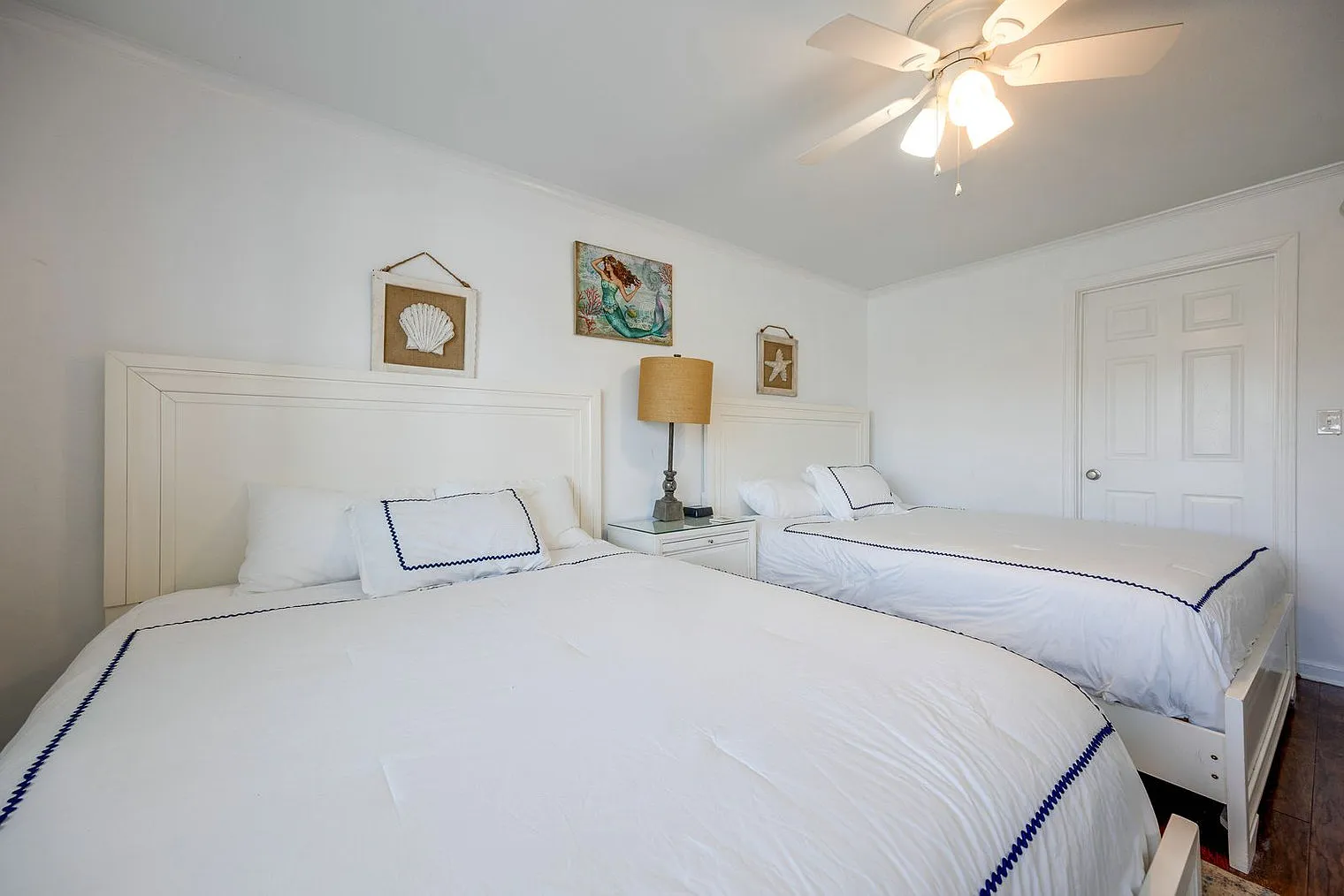 2 bed, 2.0 bath, 742 sqft, $1,935 — Photo 4