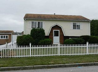 12 Little John Ln, West Warwick, RI 02893