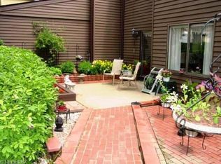 631 Hampton Ridge Dr, Akron, OH 44313