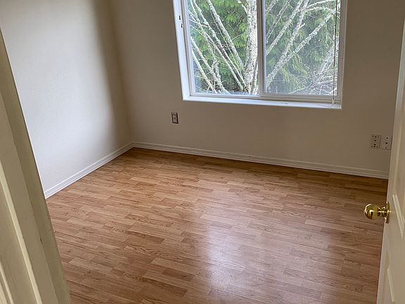 4th image of 11934 SW Sagehen St