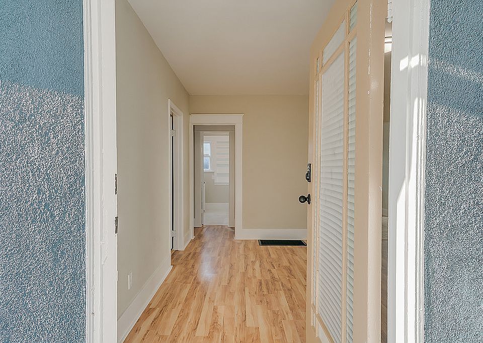 1st image of 550 Rose Ave